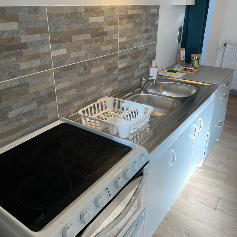 Le Dauphin, Proche gare, Wifi, Netflix - Appartement 1 Chambre - 8