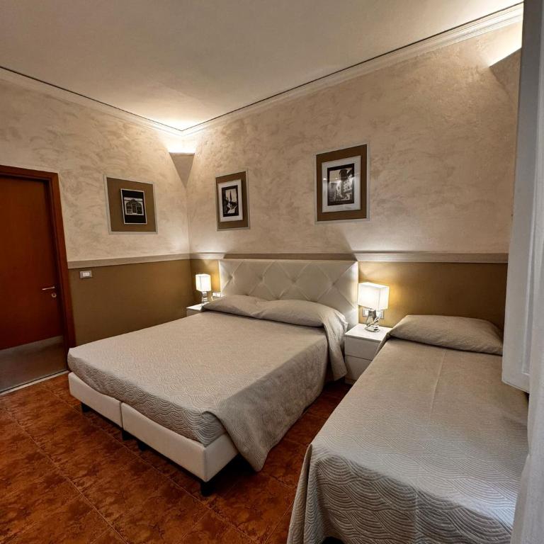 Hotel Alinari - Camera Tripla - 6