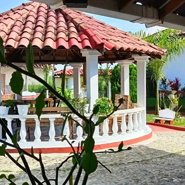 la colombiana casa campestre - Habitación Doble con baño privado externo - 4