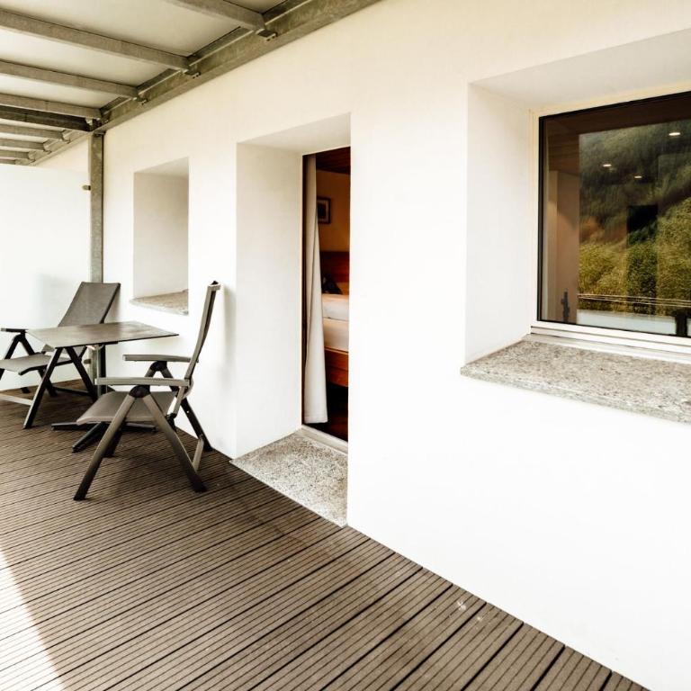 Hotel Furka - Doppelzimmer Süd - 10
