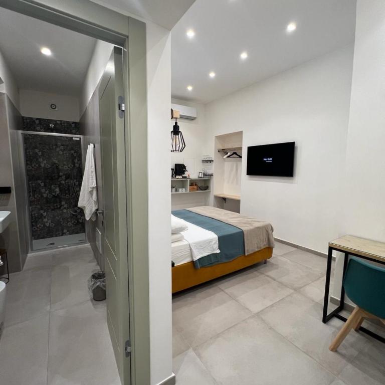 La Stella Di Napoli B&B - Camera Matrimoniale con Bagno Privato - 3