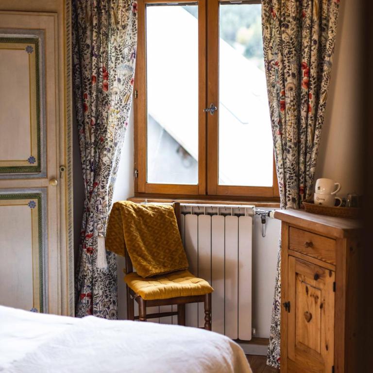 Gîte et chambres d'hôtes "La Tourtette" 12 pers - Small Double Room - 9