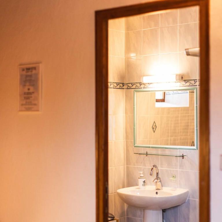 Gîte et chambres d'hôtes "La Tourtette" 12 pers - Small Double Room - 5