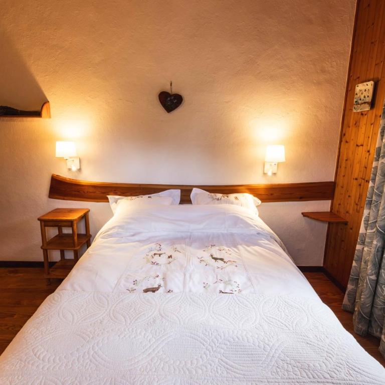 Gîte et chambres d'hôtes "La Tourtette" 12 pers - Small Double Room - 9