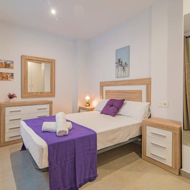 AlojaT Granada Corazones II - Two-Bedroom Apartment - 1