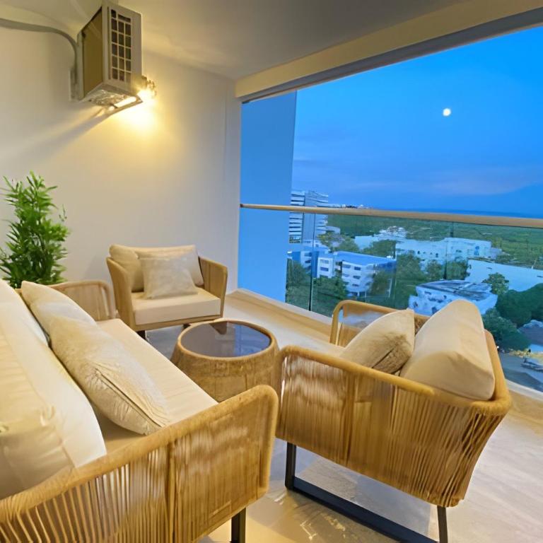 Aparta suite con vista a la Ciénega/1040 - Estudio con balcón - 2