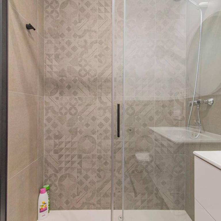AlojaT Granada Corazones II - Two-Bedroom Apartment - 24