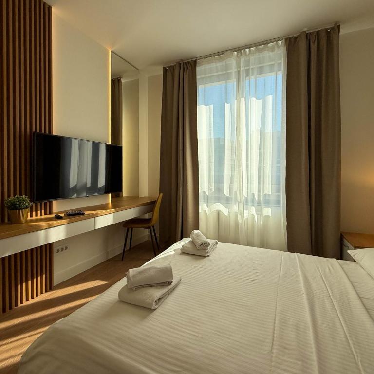 BW Crown Garden Residences - One-Bedroom Apartment with Balcony and City View - 2