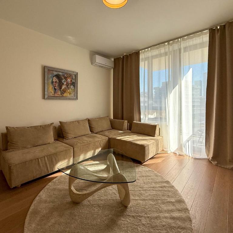 BW Crown Garden Residences - One-Bedroom Apartment with Balcony and City View - 5