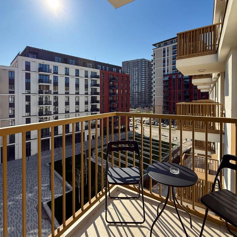 BW Crown Garden Residences - One-Bedroom Apartment with Balcony and City View - 8