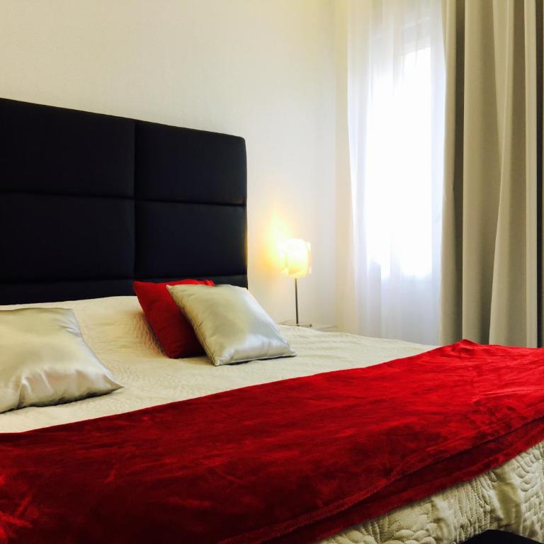Hôtel Le Capitole - Chambre Double Supérieure avec Baignoire - 13