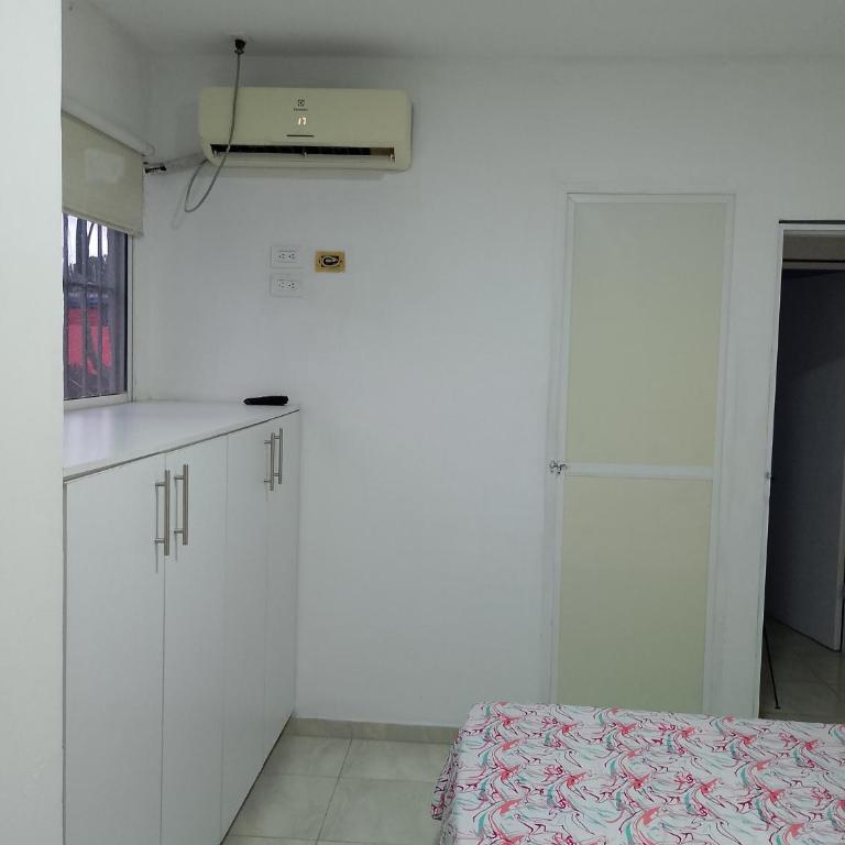 Habitación en apartamento familiar - Apartamento de 1 dormitorio - 3