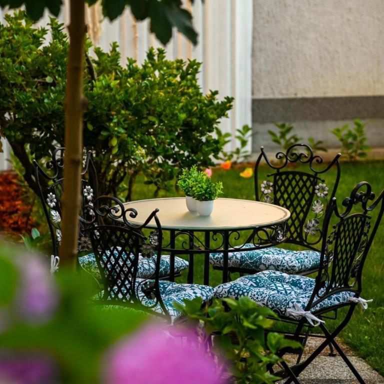 Blue House Čaršija OLD TOWN Free Parking - Two-Bedroom Apartment - 1