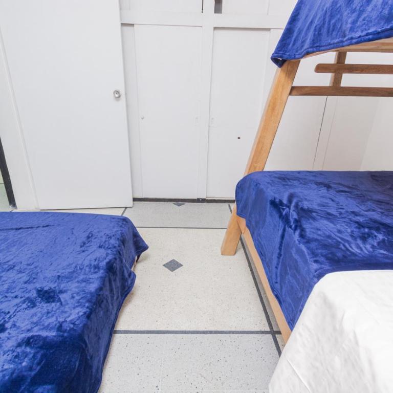 Hostal Bendito, central y cómodo - Mixed Dormitory Room - 4