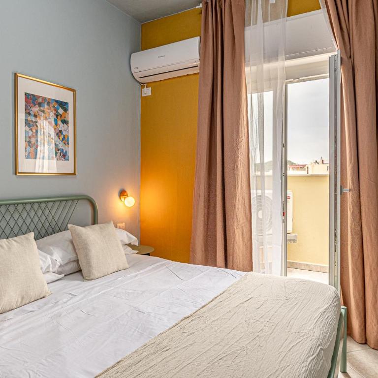 Barceloneta Experience Suite & Rooms - Deluxe Double Room with Balcony - 8