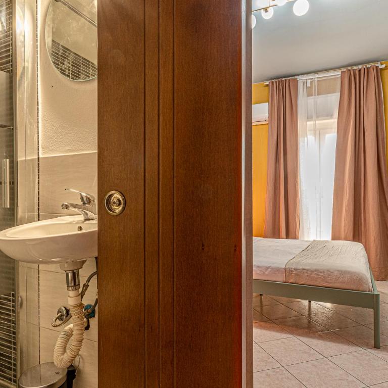 Barceloneta Experience Suite & Rooms - Deluxe Double Room with Balcony - 16