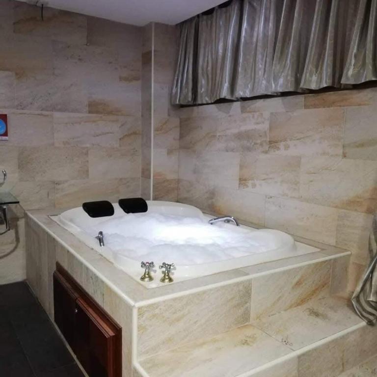 Hotel Plaza del Valle - Suite - 1