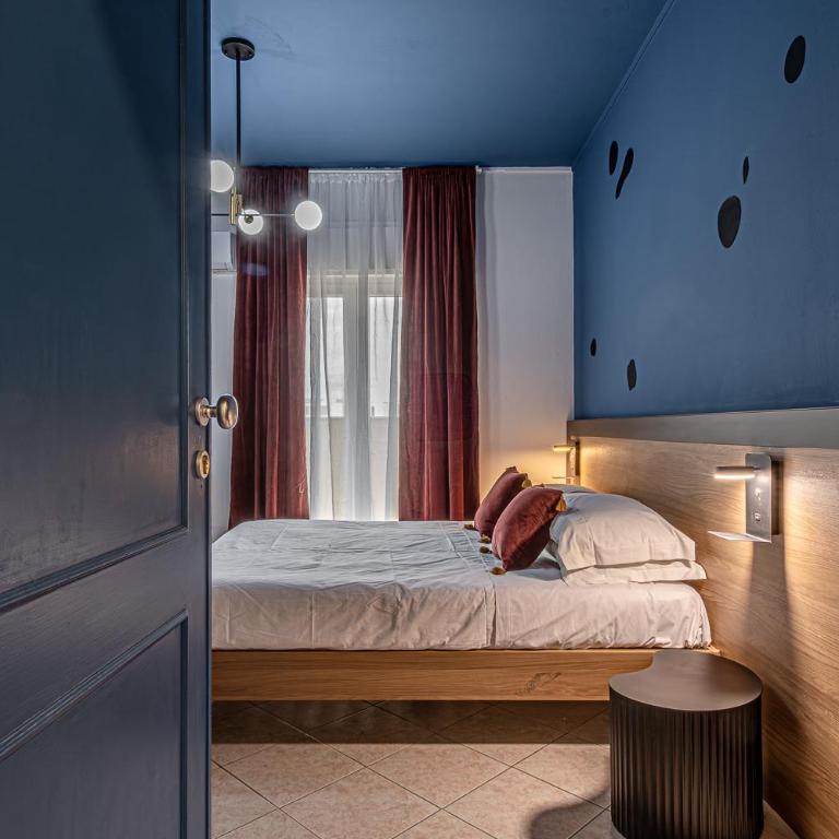 Barceloneta Experience Suite & Rooms - Double Room with Mountain View - 25