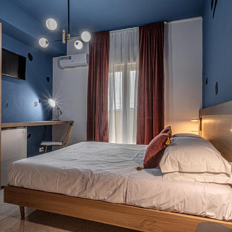Barceloneta Experience Suite & Rooms - Double Room with Mountain View - 21