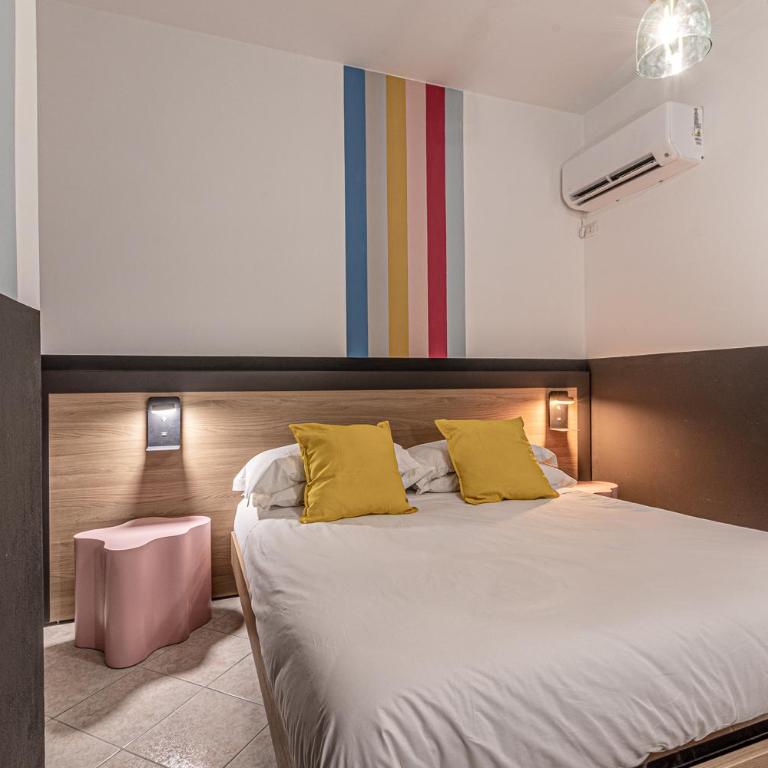 Barceloneta Experience Suite & Rooms - Deluxe King Room - 8