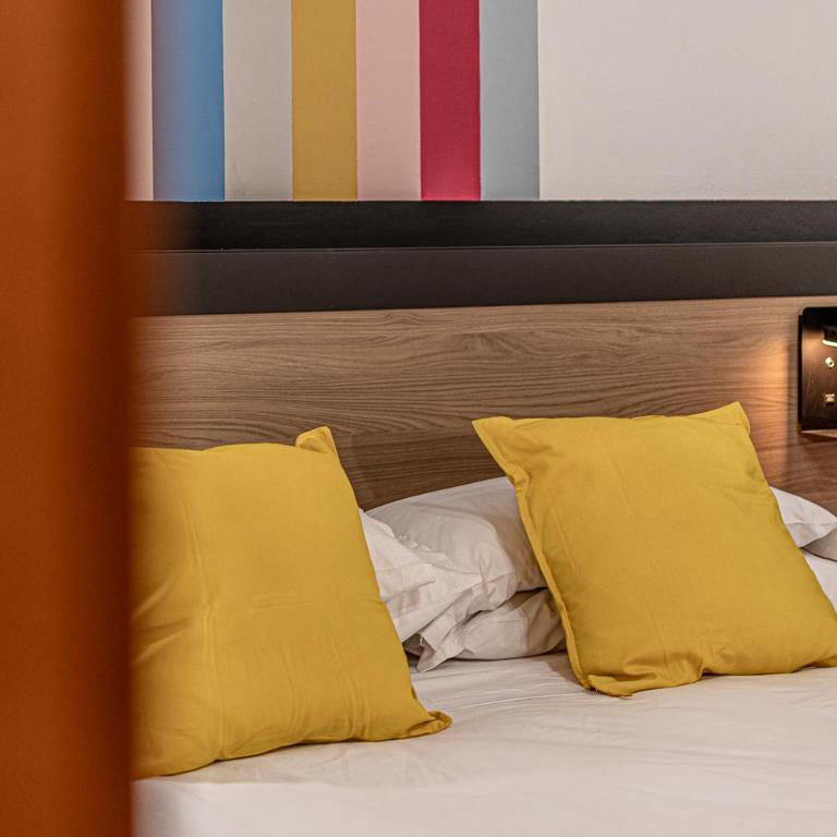 Barceloneta Experience Suite & Rooms - Deluxe King Room - 25
