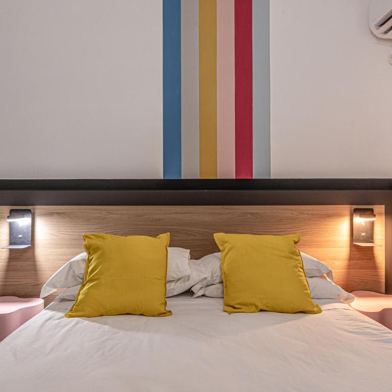 Barceloneta Experience Suite & Rooms - Deluxe King Room - 12
