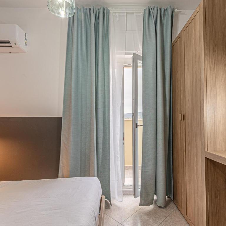 Barceloneta Experience Suite & Rooms - Deluxe King Room - 18