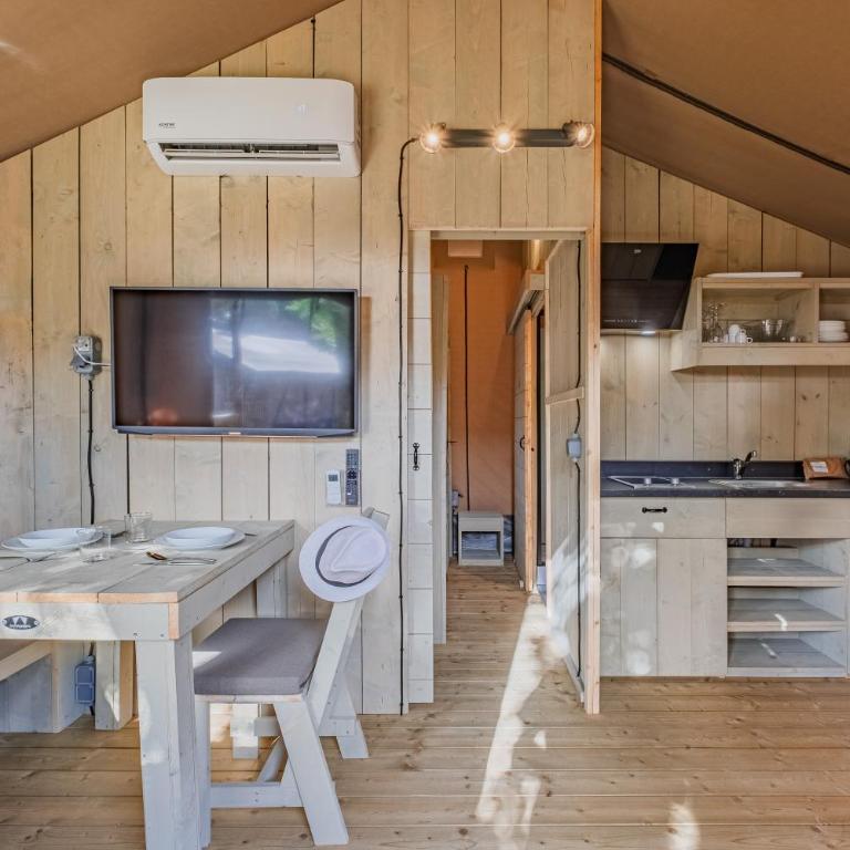 Camping & Bungalows Platja Brava - Tienda - 3