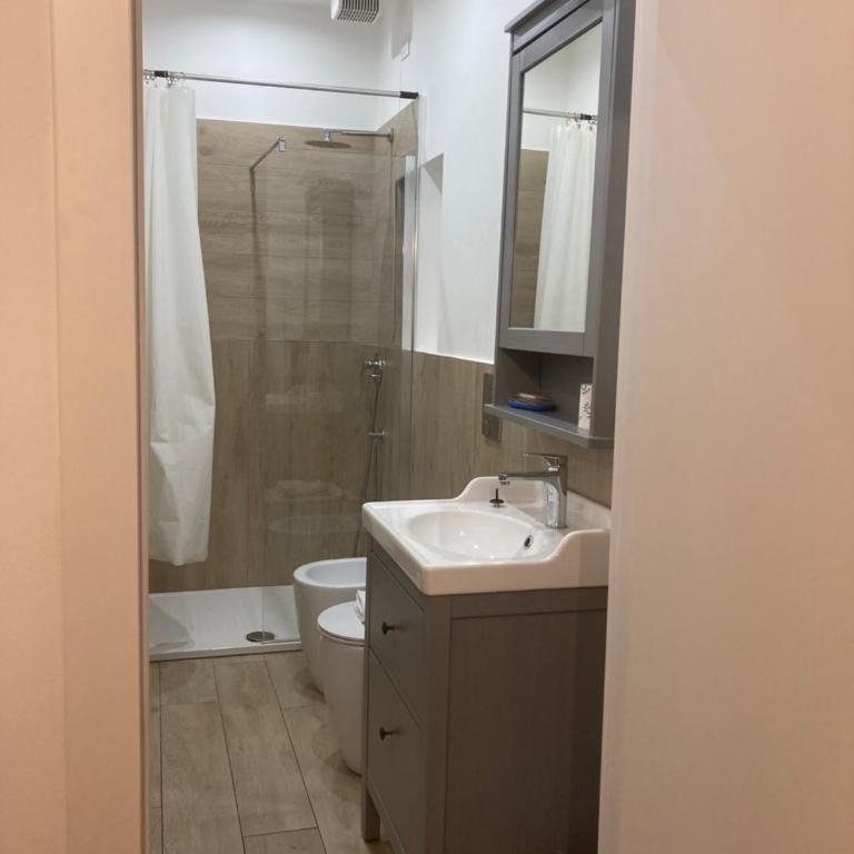 Bella Napoli Guesthouse Trattoria Pizzeria - Comfort Quadruple Room - 9