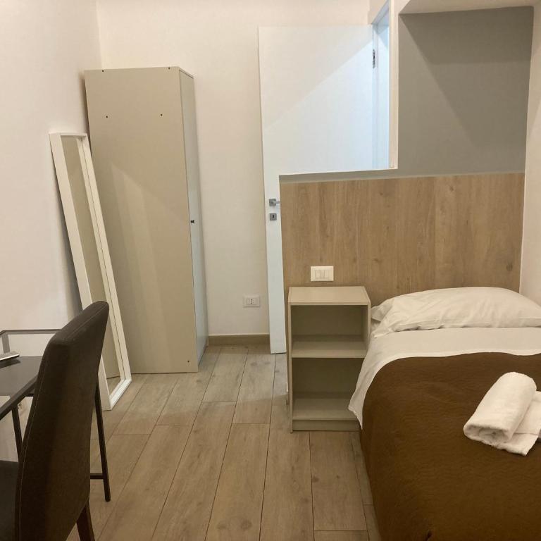 Bella Napoli Guesthouse Trattoria Pizzeria - Comfort Quadruple Room - 11