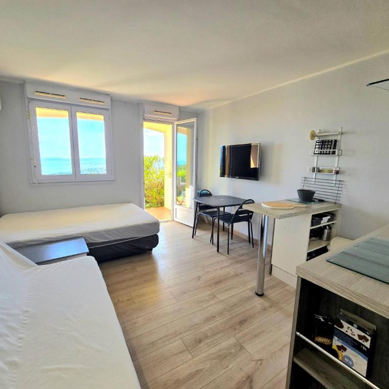Var Azur - Studio - clim - piscine - vue mer - Studio - Vue sur Mer - 9