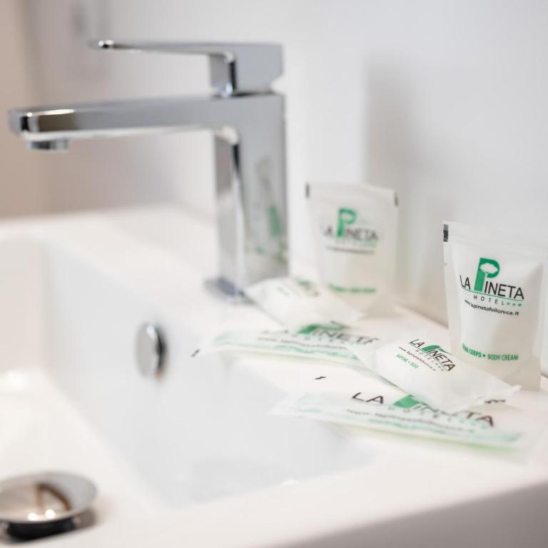 Hotel La Pineta - Suite Familiare con 2 Camere da Letto - 8