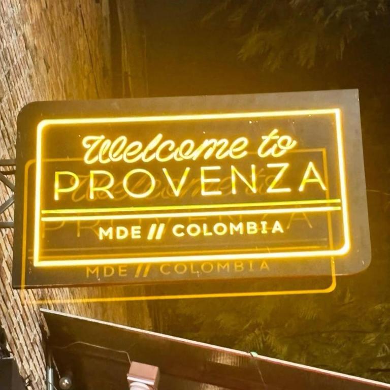 Sunsets on the 14th Floor - 5 minutes from Provenza Medellin - Two-Bedroom Apartment - 15