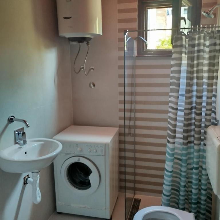 Double room with shared bathroom 1, Kotor, Dobrota - Double Room with Shared Bathroom - 2