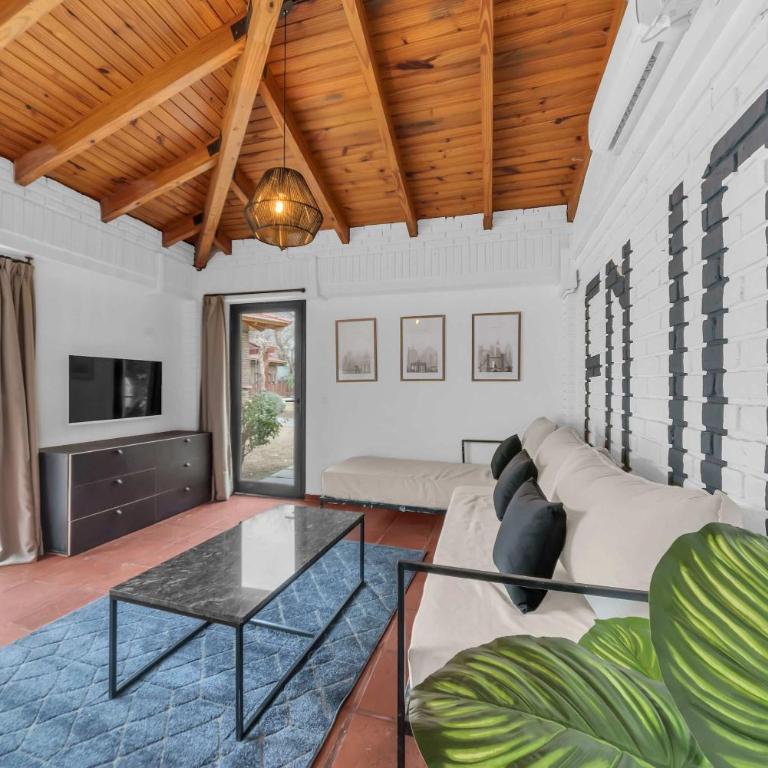 MOT Wine Country Villa 20 pax 9 Bd Pool & Jacuzzi - Villa - 20