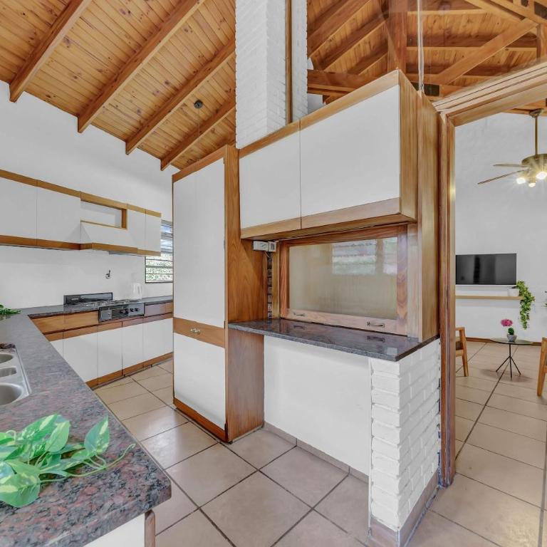 MOT Wine Country Villa 20 pax 9 Bd Pool & Jacuzzi - Villa - 84