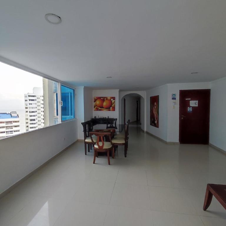 Cartagena Beach con vista al mar - Three-Bedroom Apartment - 10
