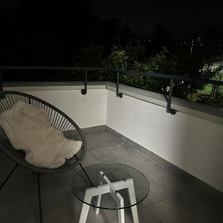 Luxury 3 Bedroom Apartment with Balcony & City View GreenResidence Sarajevo - Three-Bedroom Apartment - 14