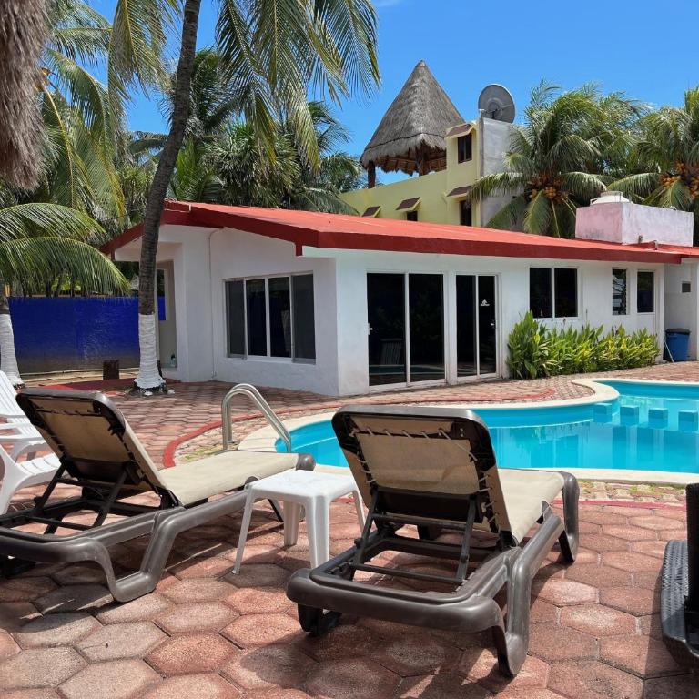Family home with private pool, Casa Palapa - Three-Bedroom House - 1