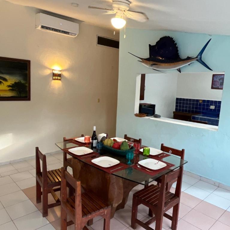 Family home with private pool, Casa Palapa - Three-Bedroom House - 20