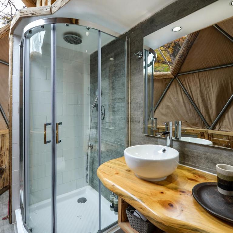 EcoCamp Patagonia - Quadruple Room - 1