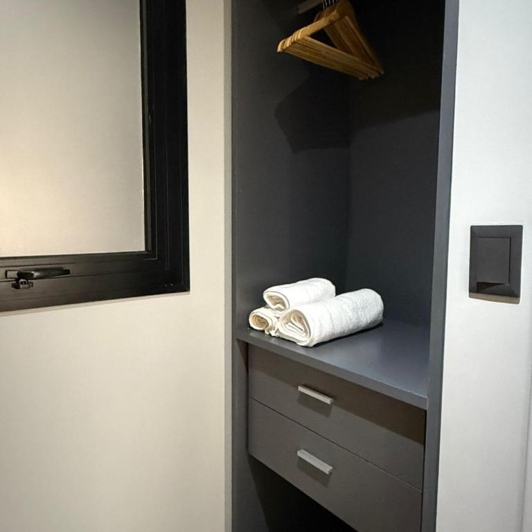 The Lookout Hollywood - One-Bedroom Apartment - 14