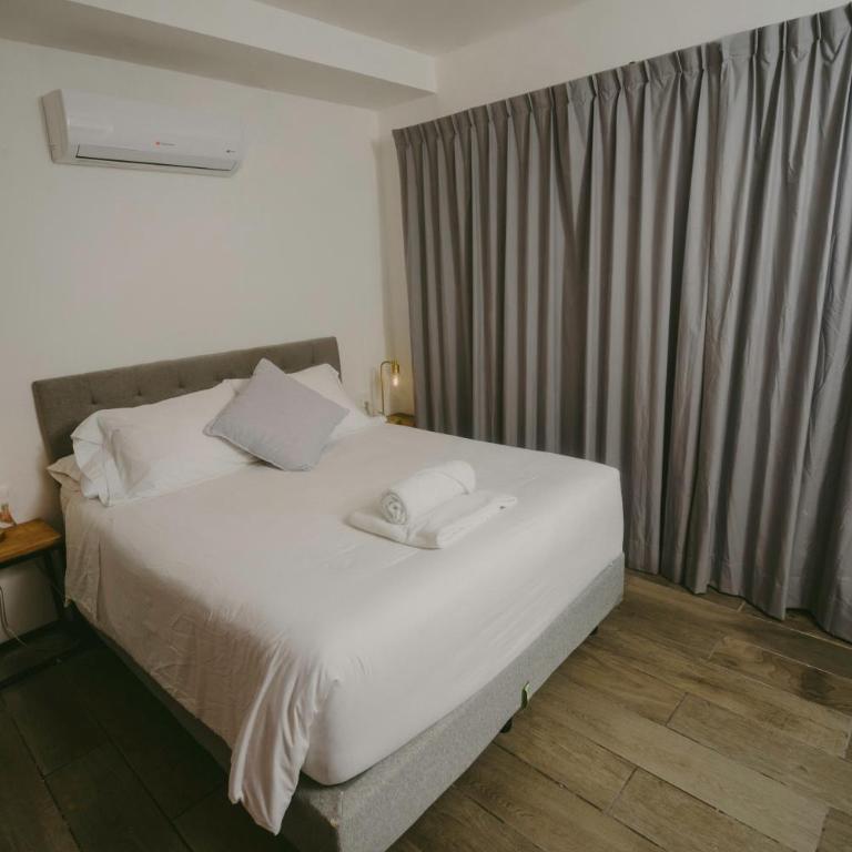 HotelZone L20 Beach Access - Loft - 25