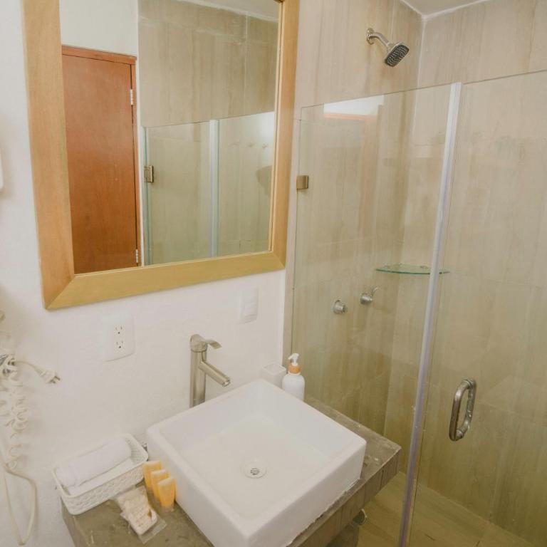 HotelZone L20 Beach Access - Loft - 26