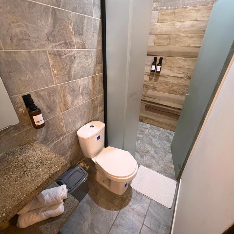 Stylish Stay near Lleras Park - Deluxe Suite with Spa Bath - 53