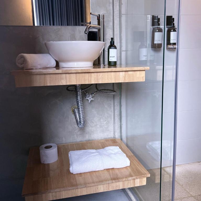 Stylish Stay near Lleras Park - Double Room - 9