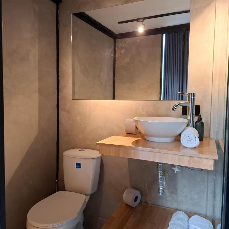 Stylish Stay near Lleras Park - Double Room - 11