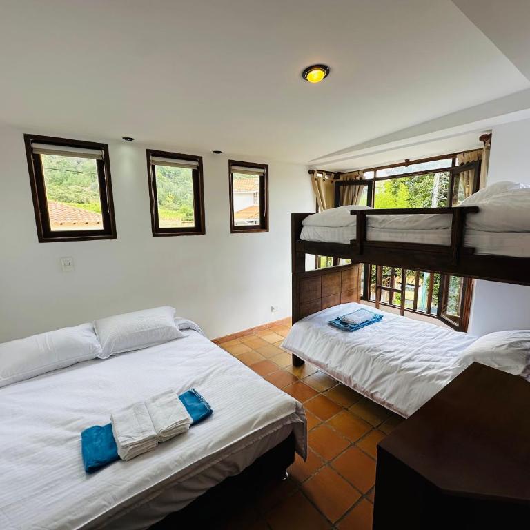 Bruma-Casa familiar cerca a la Plaza Ppal - Two-Bedroom House - 5