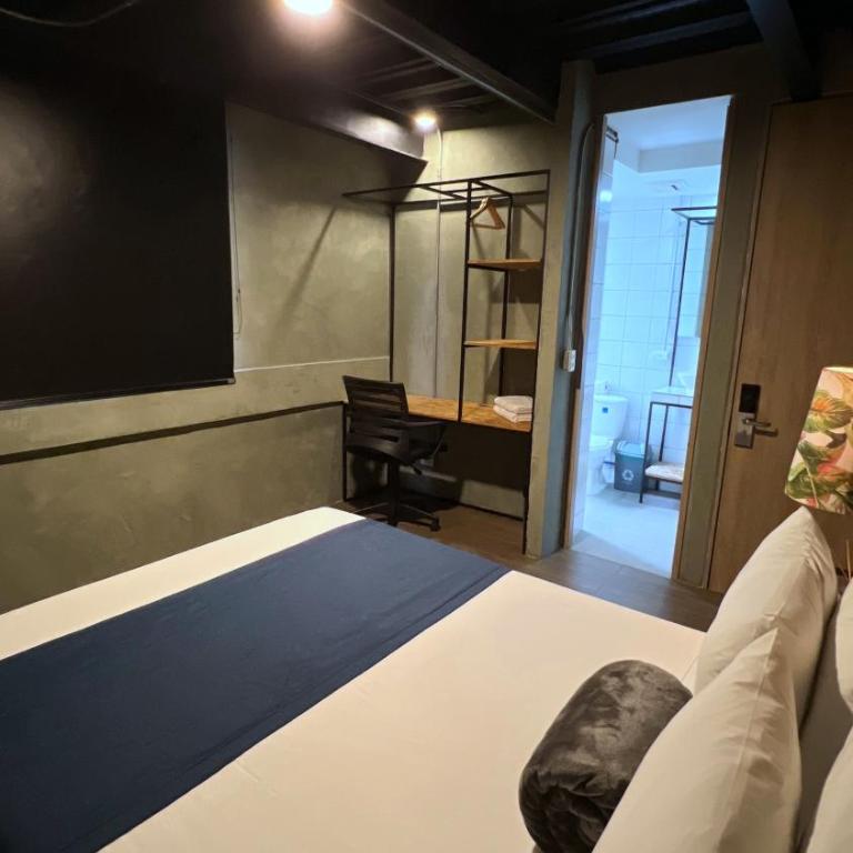 Stylish Stay near Lleras Park - Superior Double Room - 6