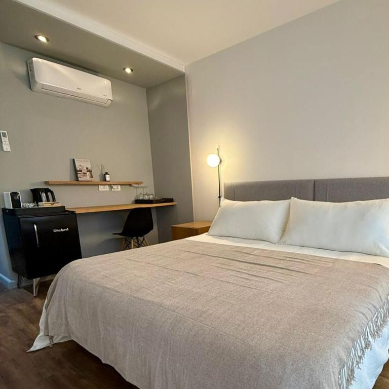The Lookout Hollywood - One-Bedroom Apartment - 2